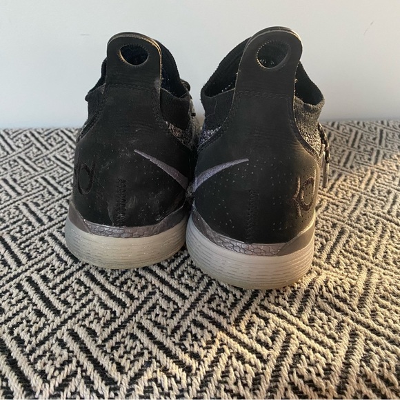 Nike Black and Gray Athletic Shoes Zoom KD 11 Size 8 - Picture 3 of 10